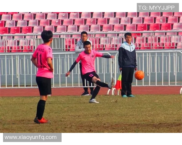 吻别时刻散步舞动青春足球明星的梦想与追求